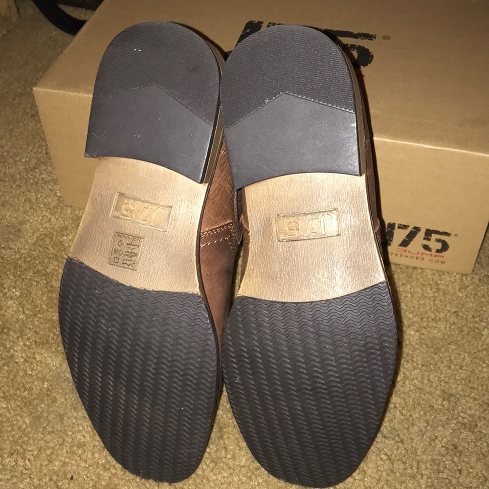 J75 Tan Mulligans - Picture 2 of 4